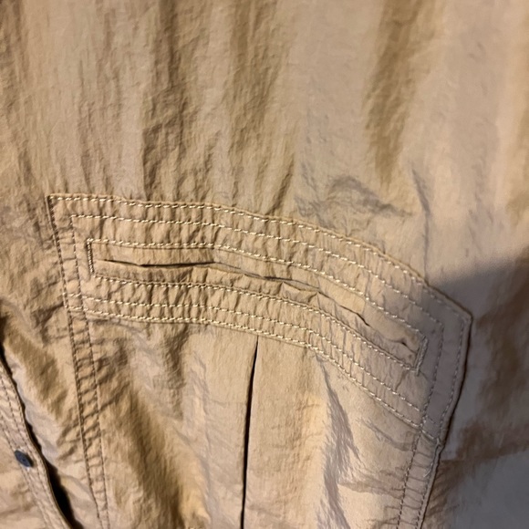 Brand new outdoor wind and water resistant Banana Republic jacket - Picture 6 of 11